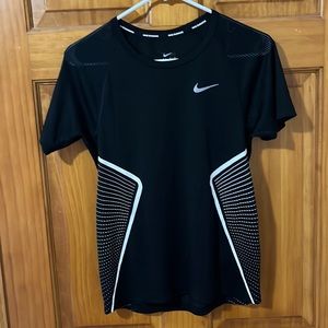 Nike Running T-Shirt. Size XS. Black. Mesh sleeves & back.